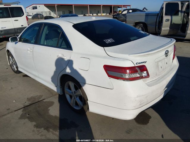 2011 TOYOTA CAMRY 4T1BF3EK5BU767515 Photo 2