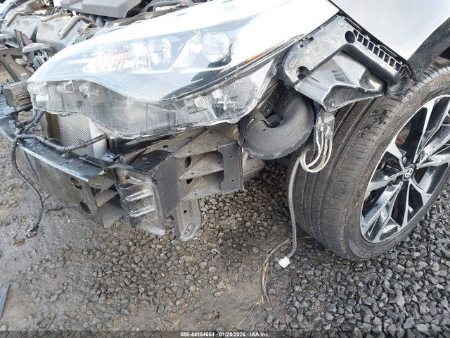 2T1BURHE5KC132343 Toyota COROLLA SE