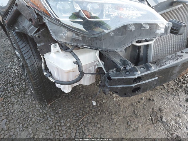2T1BURHE5KC132343 Toyota COROLLA SE