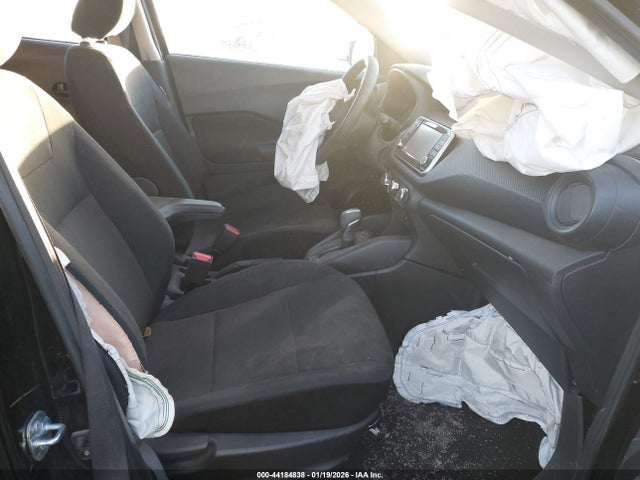 2025 NISSAN KICKS PLAY 3N1CP5BVXSL475999 Photo 4