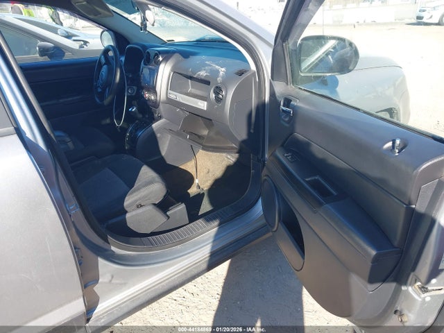 1C4NJDBB7FD135390 Jeep Compass Sport