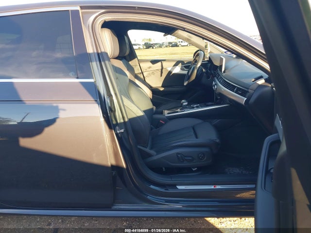 2017 AUDI A4 WAUENAF46HN018697 Photo 4