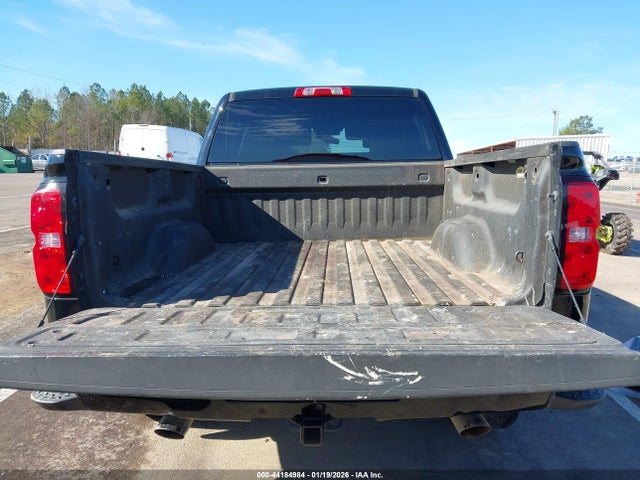 3GCUKREC9JG100890 Chevrolet Silverado 1500 2lt