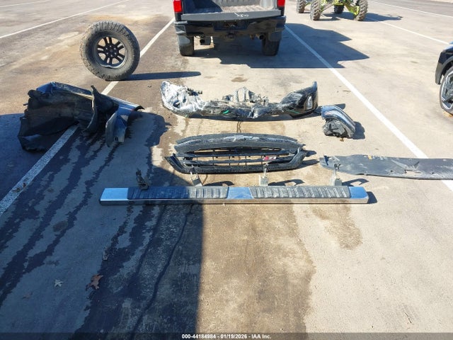3GCUKREC9JG100890 Chevrolet Silverado 1500 2lt