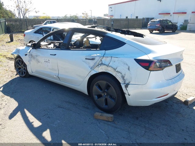 2022 TESLA MODEL 3 5YJ3E1EA8NF170847 Photo 2