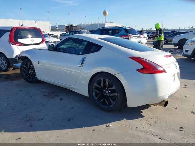 2017 NISSAN 370Z JN1AZ4EH2HM951842 Photo 2