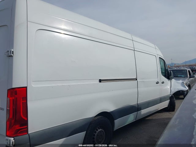 W1W40CHY2MT054986 Mercedes-Benz Sprinter 2500 High Roof I4