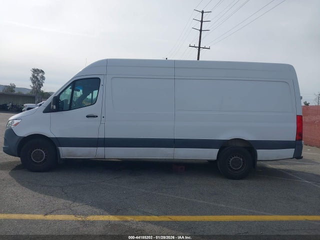 W1W40CHY2MT054986 Mercedes-Benz Sprinter 2500 High Roof I4