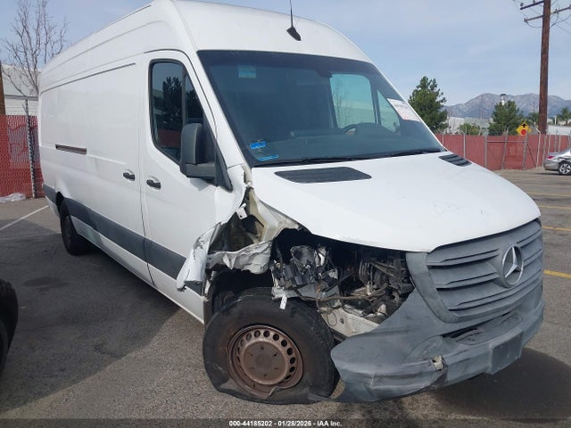 W1W40CHY2MT054986 Mercedes-Benz Sprinter 2500 High Roof I4