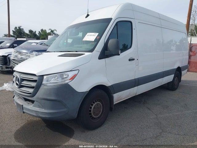 W1W40CHY2MT054986 Mercedes-Benz Sprinter 2500 High Roof I4