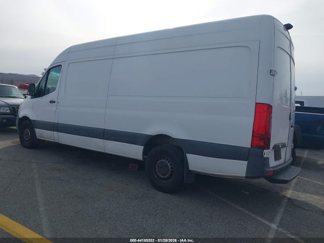W1W40CHY2MT054986 Mercedes-Benz Sprinter 2500 High Roof I4