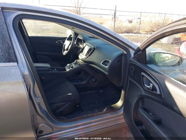 Продаж на аукціоні авто 2015 Chrysler 200 Limited, vin: 1C3CCCAB8FN690697, номер лоту: 44185248