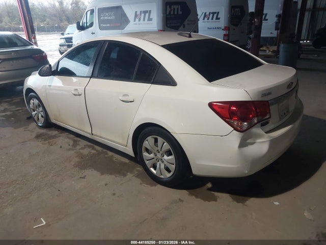 1G1PA5SH0F7137086 Chevrolet Cruze Ls Auto