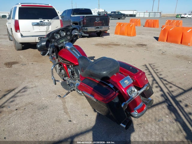 2012 HARLEY-DAVIDSON FLHTCU 1HD1FCM17CB684978 Photo 2