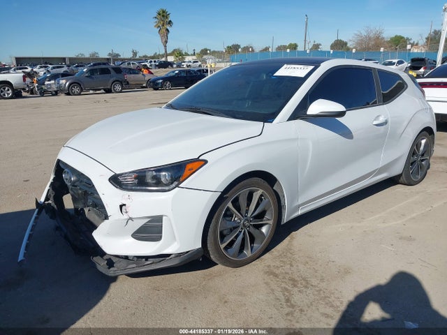 Hyundai Veloster 2.0 Premium 2020 KMHTG6AF2LU028731 Image 2