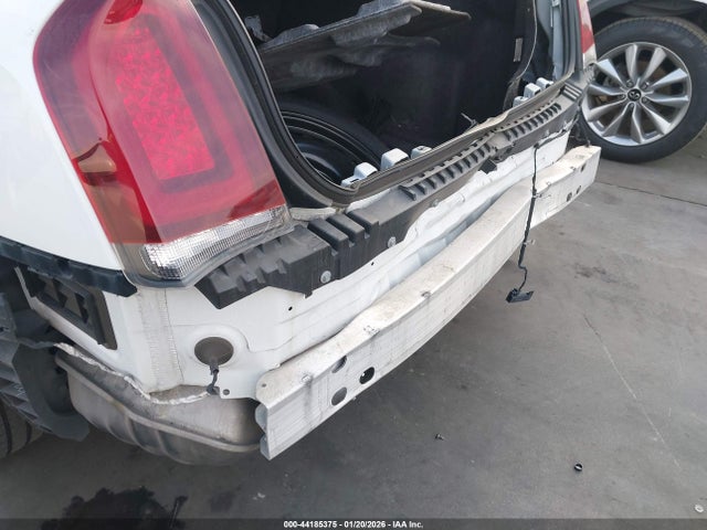 2C3CCABG9JH214247 Chrysler 300 300s