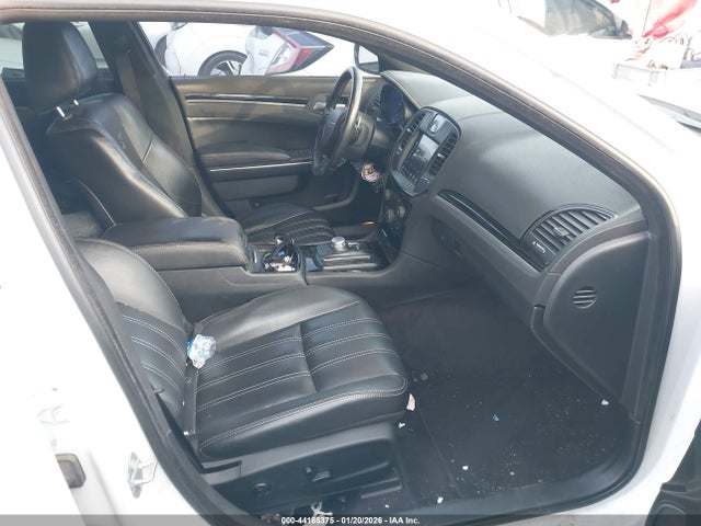 2C3CCABG9JH214247 Chrysler 300 300s
