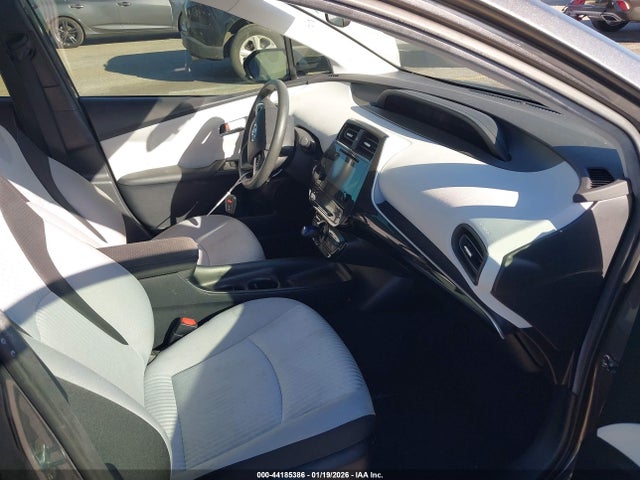 JTDKBRFU7G3001365 Toyota Prius Two