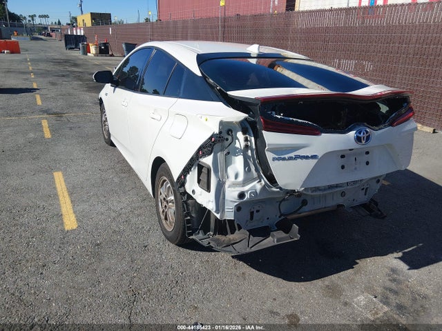 Toyota Prius Prime Plus 2019 JTDKARFP0K3108439 Image 3