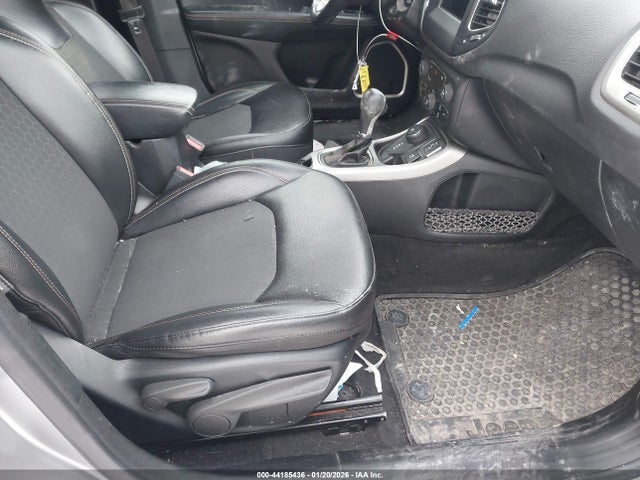 Продажа на аукционе авто 2019 Jeep Compass Latitude 4x4, vin: 3C4NJDBB0KT703287, номер лота: 44185436