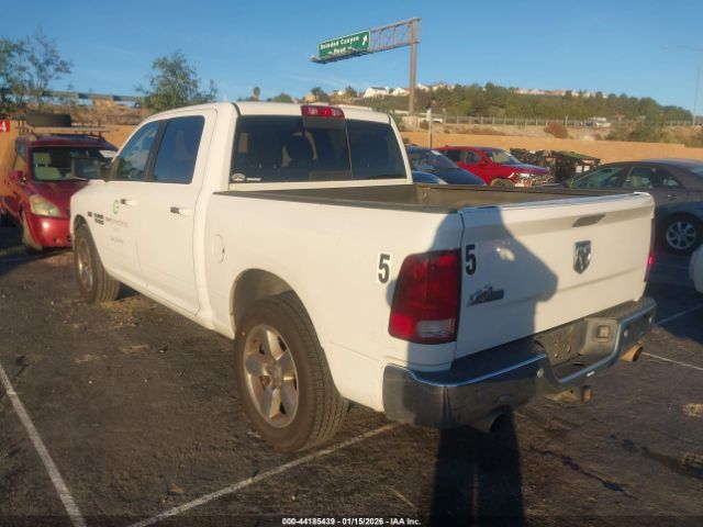 2017 RAM 1500 3C6RR6LT9HG687452 Photo 2