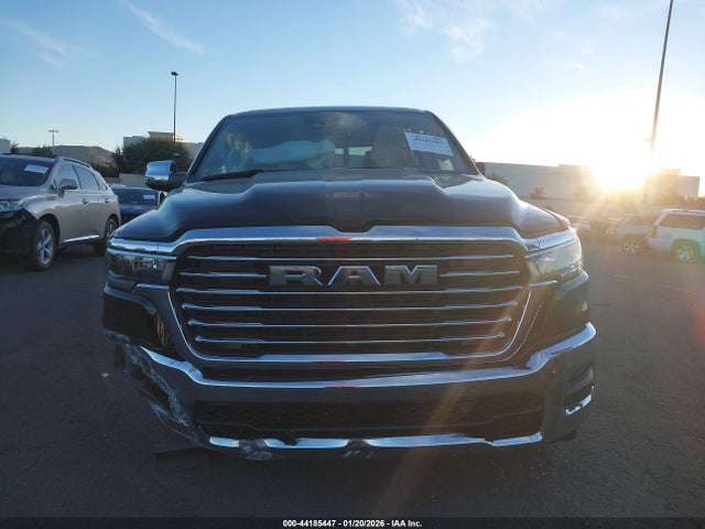 1C6RREJP3SN674081 RAM 1500 Laramie 4x2 5&#039;7 Box