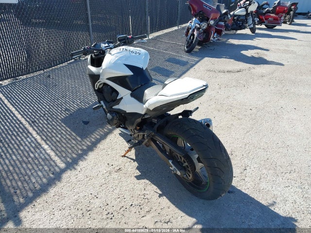 JKBZRCB18GDA18214 Kawasaki Zr800 B