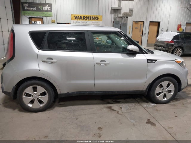 44185654 :رقم المزاد ، KNDJN2A22F7747990 vin ، 2015 Kia Soul مزاد بيع