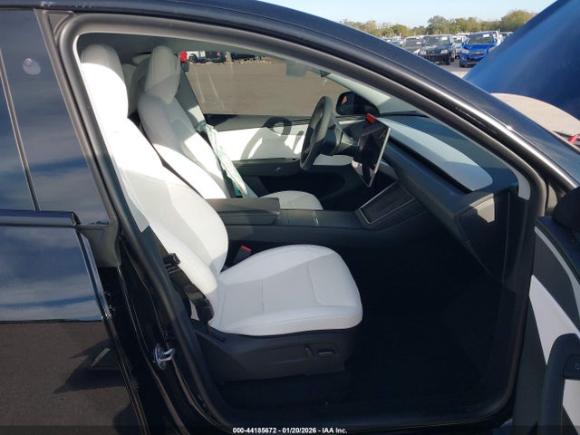 7SAYGDED6TF532931 Tesla Model Y Premium Rear-wheel Drive/standard Rear-wheel Drive