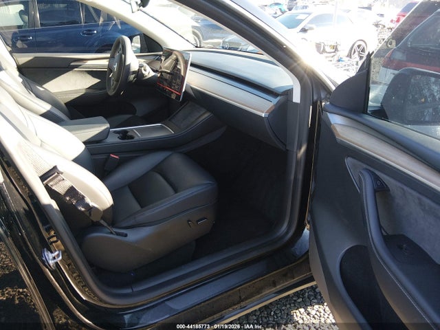 Tesla Model Y Performance Dual Motor All-wheel Drive 2023 7SAYGDEF2PF802857 Image 20
