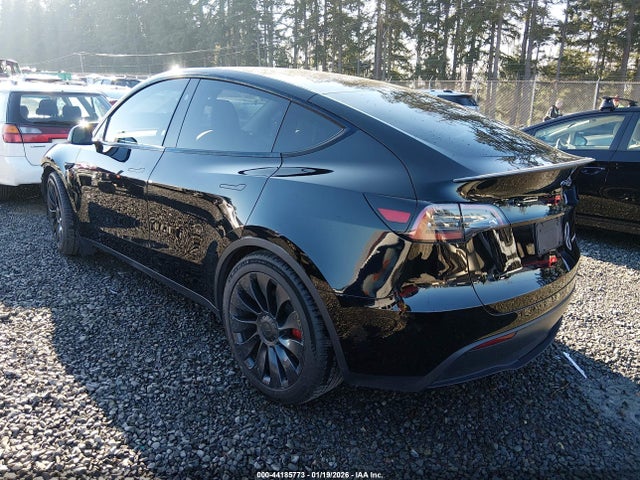 Tesla Model Y Performance Dual Motor All-wheel Drive 2023 7SAYGDEF2PF802857 Image 3