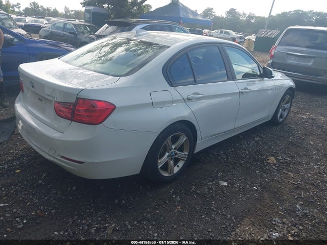 44185800 :رقم المزاد ، WBA3C3C59DF979417 vin ، 2013 Bmw 320i Xdrive مزاد بيع