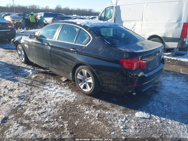 2012 BMW 528I WBAXH5C50CDW02189 Photo 2