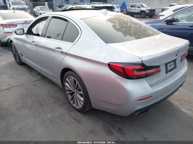 2021 BMW 540I WBA53BJ05MCF54646 Photo 2