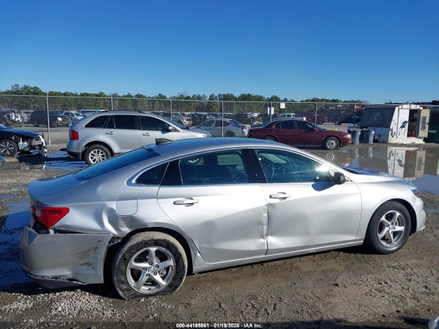 1G1ZC5ST4HF246022 Chevrolet Malibu 1fl