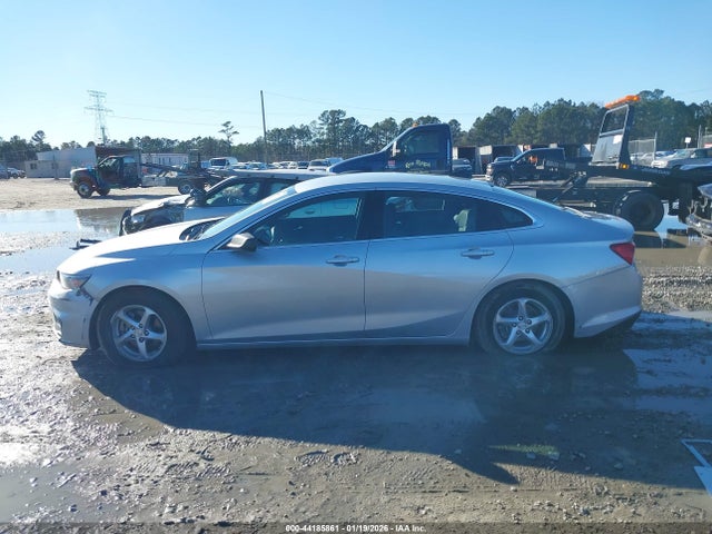 1G1ZC5ST4HF246022 Chevrolet Malibu 1fl