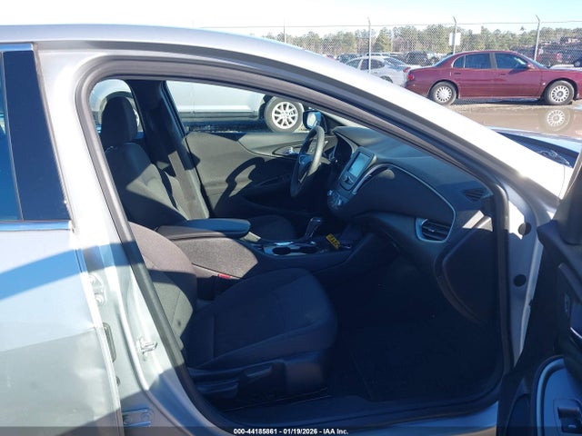 2017 CHEVROLET MALIBU 1G1ZC5ST4HF246022 Photo 4