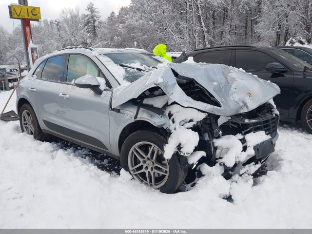2017 PORSCHE MACAN WP1AA2A50HLB04049 Photo 0