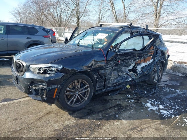 2021 BMW X3 5UXTY9C06M9G84352 Photo 1