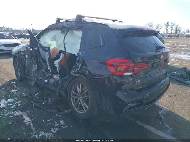 2021 BMW X3 5UXTY9C06M9G84352 Photo 2