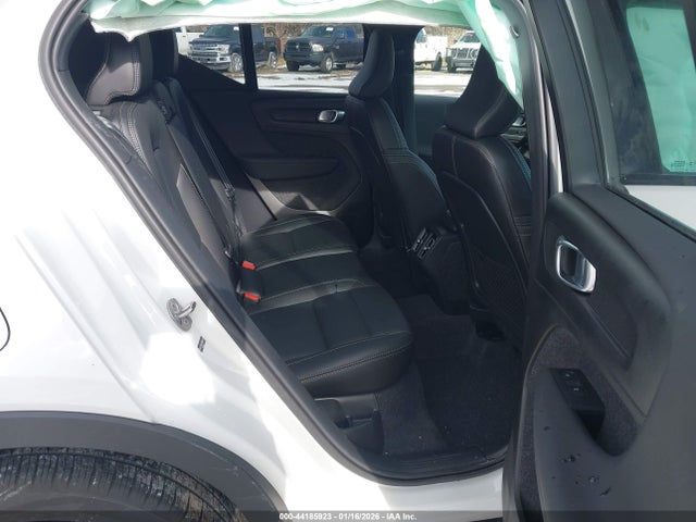 YV4L12UC6S2606417 Volvo Xc40 B5 Plus Dark Theme