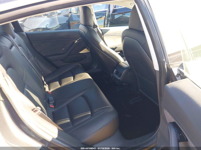 2018 TESLA MODEL 3 5YJ3E1EA2JF037592 Photo 7
