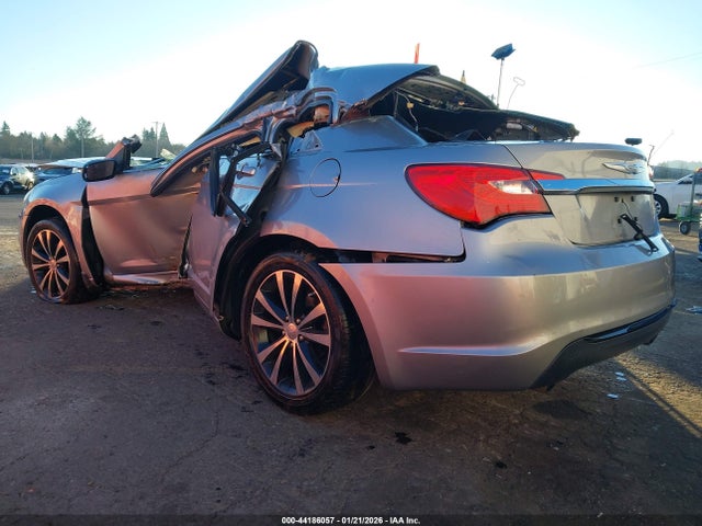 Chrysler 200 Touring 2014 1C3CCBBG5EN118537 Image 3