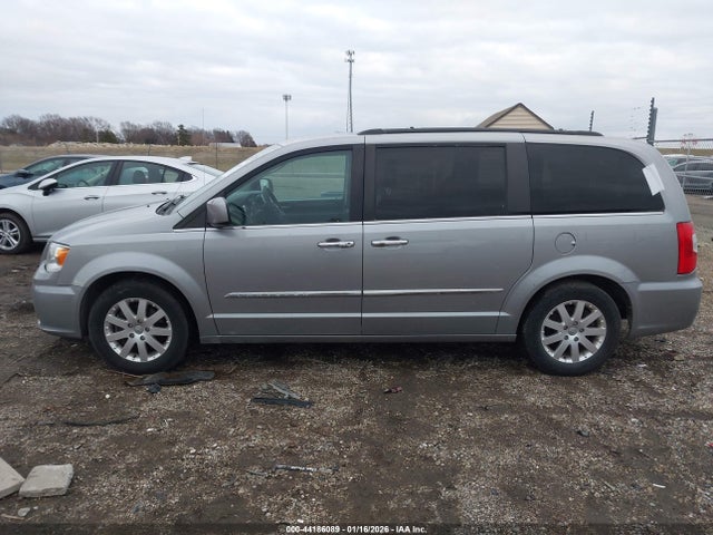 2016 Chrysler Town & Country Touring მანქანა იყიდება აუქციონზე, vin: 2C4RC1BG3GR305930, აუქციონის ნომერი: 44186089