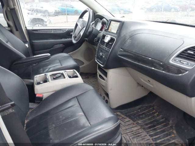2016 Chrysler Town & Country Touring მანქანა იყიდება აუქციონზე, vin: 2C4RC1BG3GR305930, აუქციონის ნომერი: 44186089