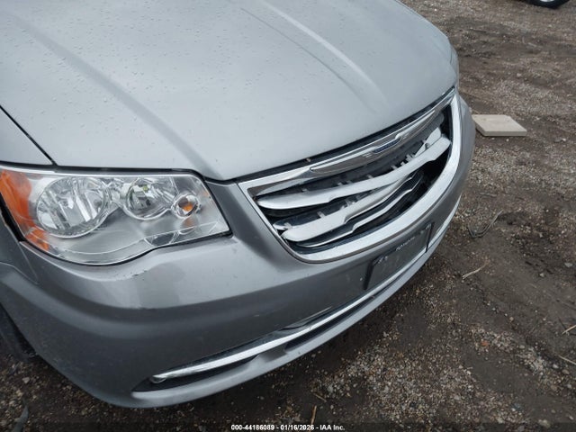 2016 Chrysler Town & Country Touring მანქანა იყიდება აუქციონზე, vin: 2C4RC1BG3GR305930, აუქციონის ნომერი: 44186089