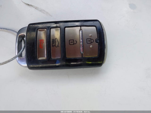 KNALU4D41F6025952 KIA K900 Premium