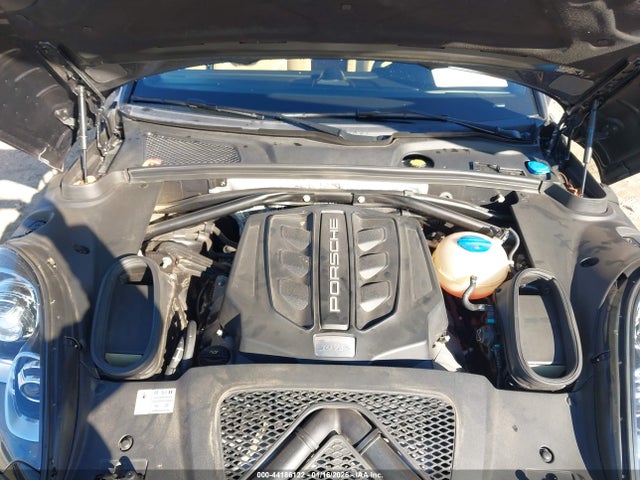 2017 PORSCHE MACAN WP1AB2A55HLB10992 Photo 9