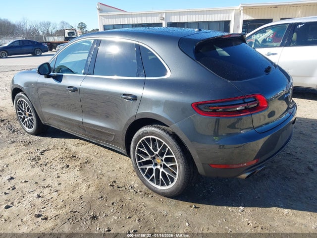 2017 PORSCHE MACAN WP1AB2A55HLB10992 Photo 2