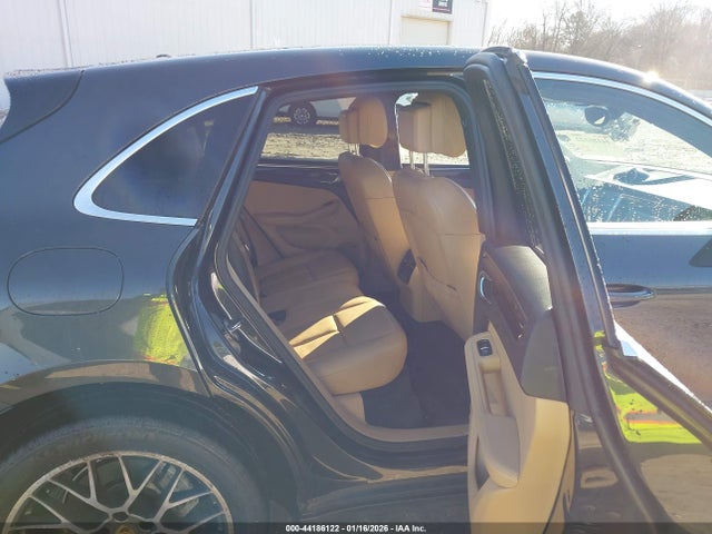 2017 PORSCHE MACAN WP1AB2A55HLB10992 Photo 7
